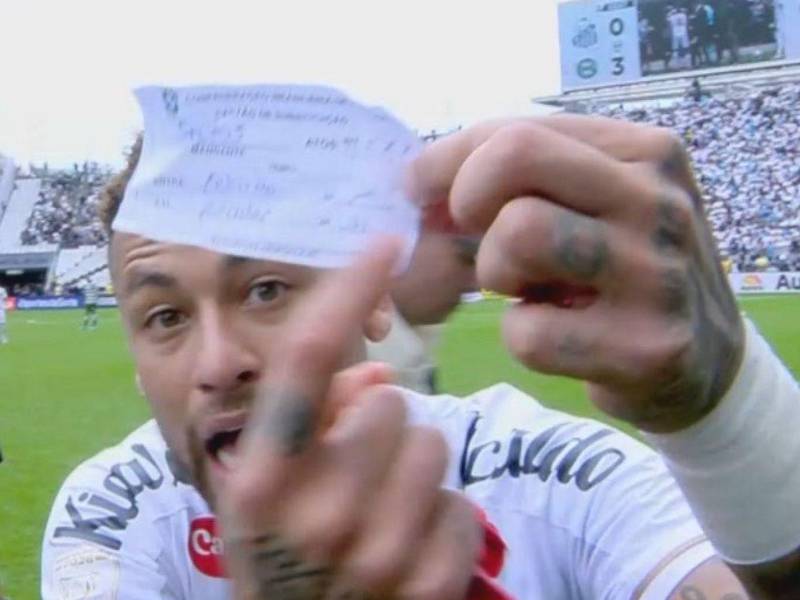 Neymar perdió los estribos tras ser sustituido por error.