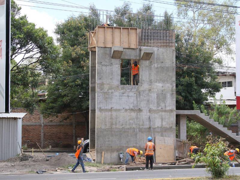 Aldana afirma que su gestión avanza en 100 proyectos simultáneamente.