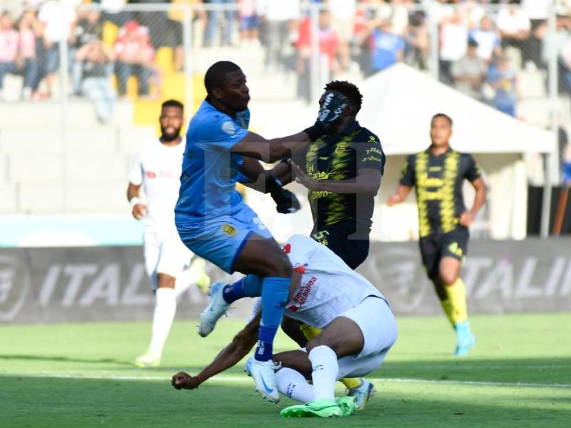 Olimpia golea a Real España y se corona campeón del Clausura consiguiendo el título 39