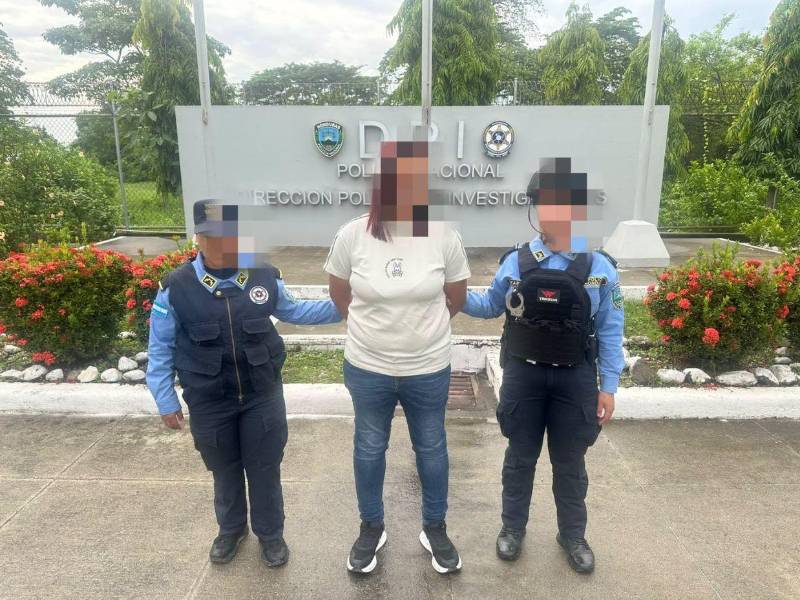 La mujer de 25 años fue capturada en San Pedro Sula por el delito de estafa en su grado de ejecución inacabada.