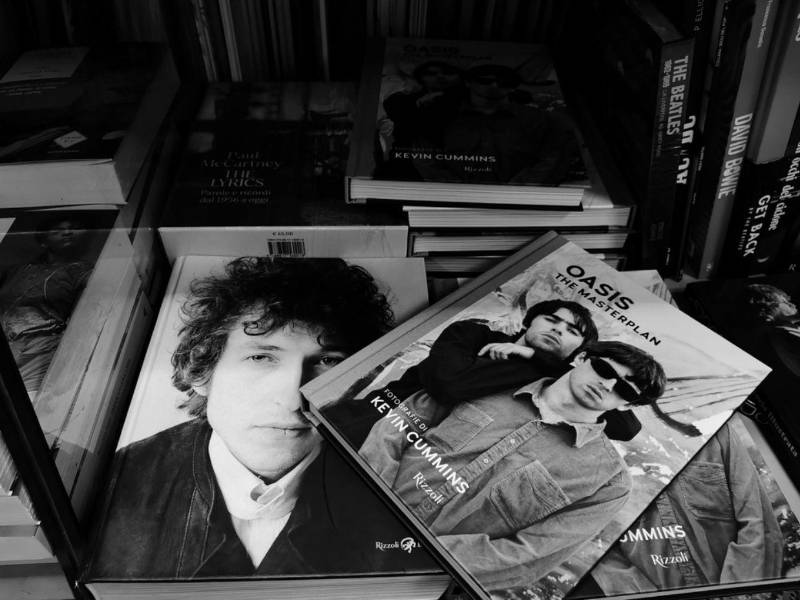 El refugio de Bob Dylan: piano, jazz crepuscular y directos a los 85