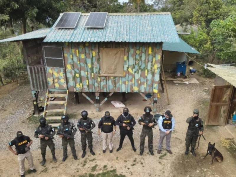 Las investigaciones continúan en seguimiento a miembros de estas estructuras que habrían huido en un autobús cargado con evidencias.