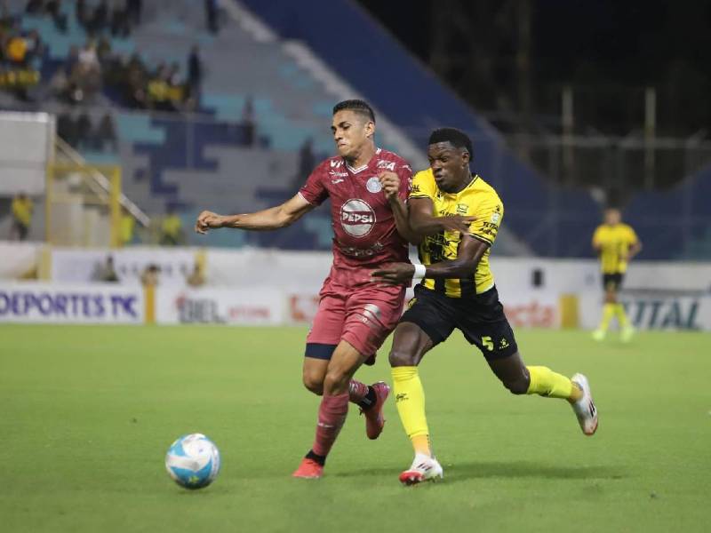 Imágenes del desarrollo del partido.