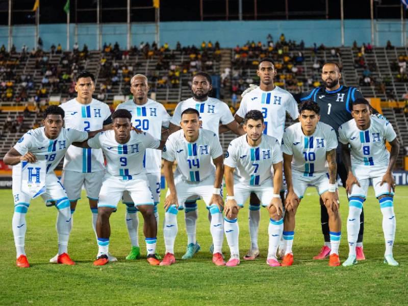 El defensor central sufrió un fuerte golpe en el tobillo izquierdo durante el primer tiempo del partido ante Jamaica.