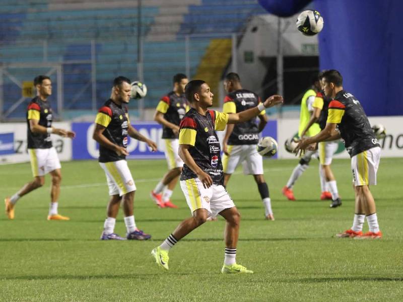 Motagua vino de atrás y terminó goleando a Génesis en el estadio Nacional