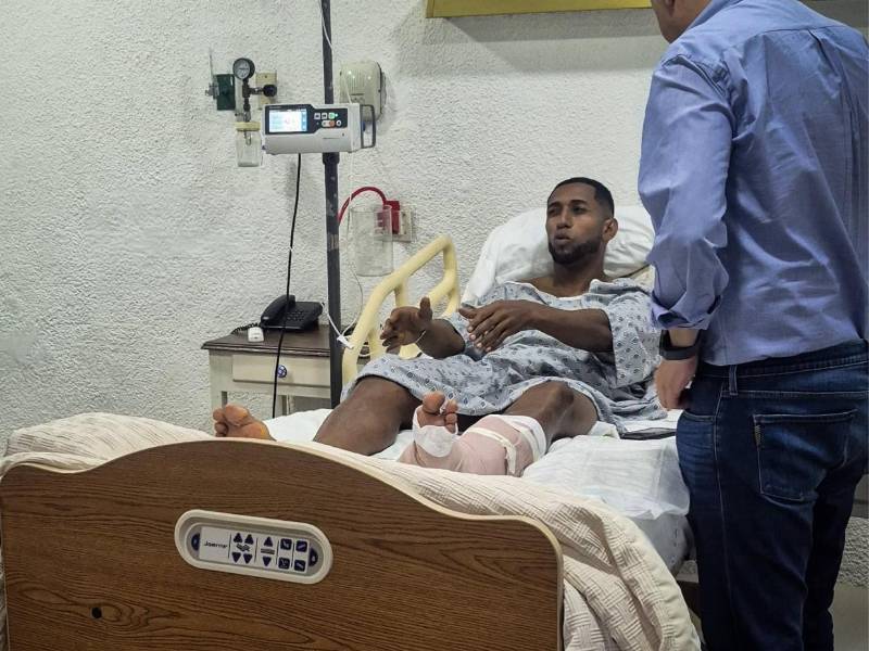 Romario Da Silva tuvo que ser llevado rápidamente a un centro médico tras la lesión.