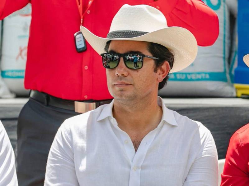 Octavio Pineda confirmó que será precandidato presidencial por el partido Libre.