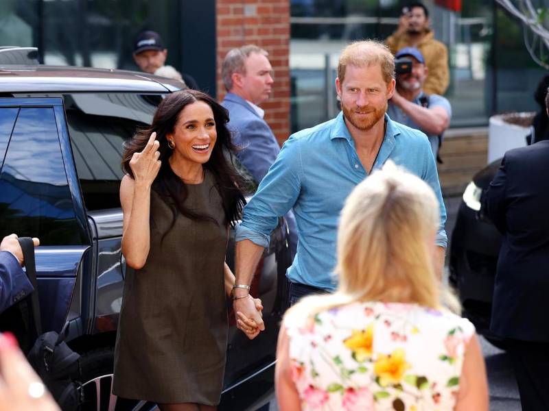El rey Carlos III confirmó que los duques de Sussex no recuperarán el tratamiento de Altezas Reales y que continúa vigente el acuerdo de 2020.