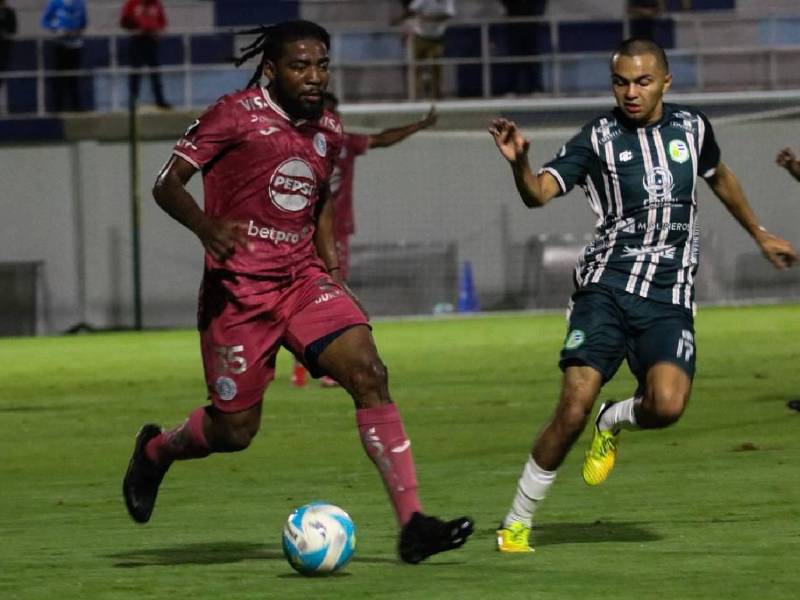 Imágenes del desarrollo del partido.