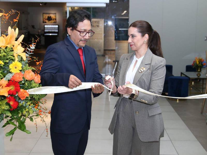 Aspra resaltó que la Sala de exposiciones temporales Rúdrico Ernesto Argueta garantiza estándares museográficos de calidad y promueve la visibilidad de artistas nacionales e internacionales, consolidando así el compromiso del BCH con la cultura y el arte de Honduras.