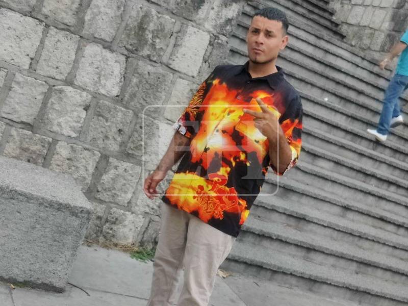 Encostalado y desmembrado fue encontrado el cuerpo de Esmelin David Betancourt Verde en Jardines de Loarque, luego de haber desaparecido el día sábado tras ser privado de libertad. Aquí los detalles: