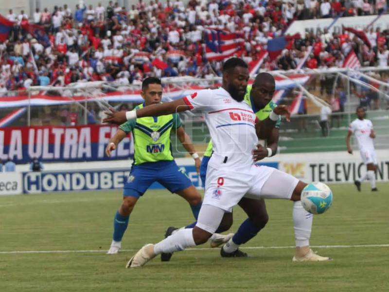 Imágenes del desarrollo del partido.