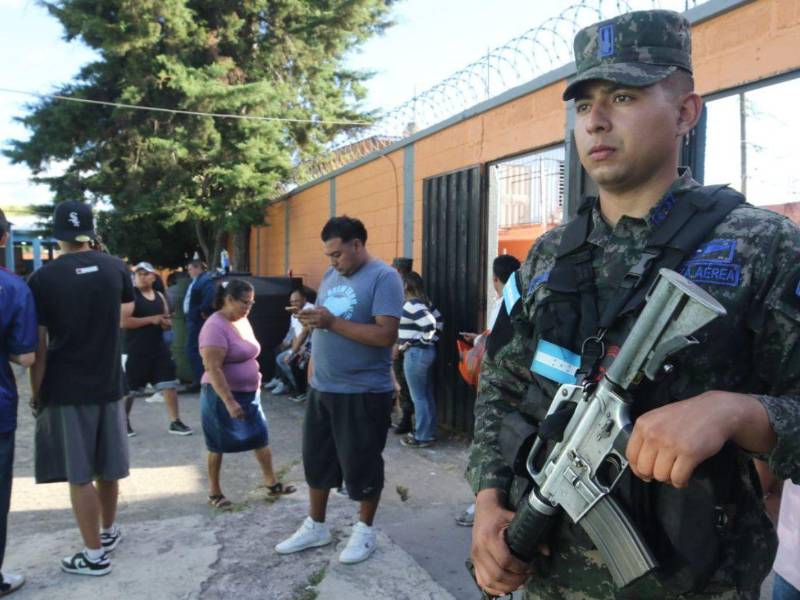 La tropa y los mandos intermedios fueron fundamentales para que las Fuerzas Armadas cumplieran con su deber constitucional.