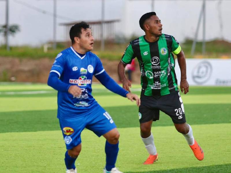 Imágenes del desarrollo del partido.