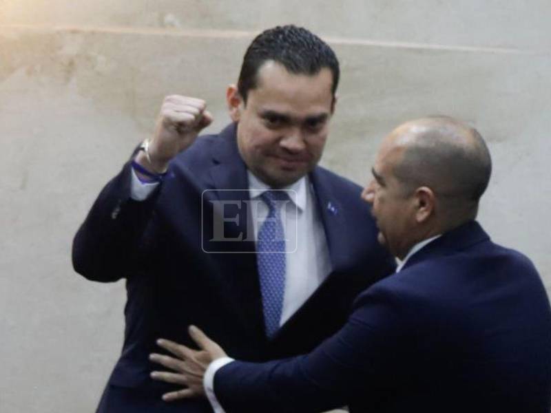 Zambrano convocó a los diputados a una reunión el próximo viernes 23 de enero a las 11:00 de la mañana.