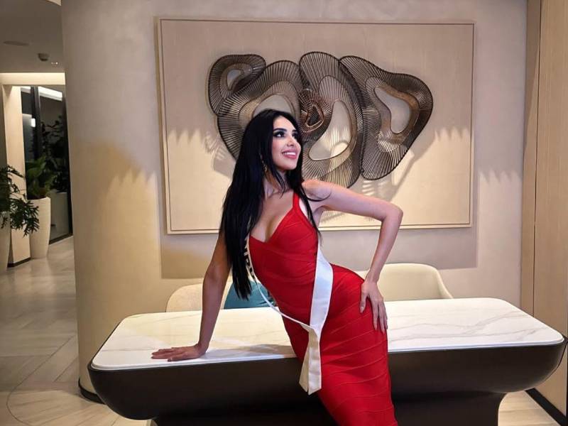 Durante el último día de actividades en Pattaya, Tailandia, las candidatas a Miss Universo 2025 disfrutaron de una cena de gala en el impresionante recinto de Thai, donde la belleza, la gastronomía y la cultura se fusionaron en un gran evento.