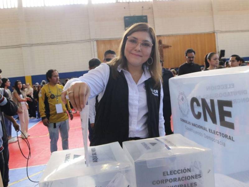 Ana Paola Hall, presidente del CNE, defendió el trabajo que hicieron en las elecciones generales.