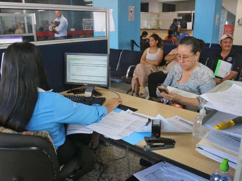Antes de realizar el pago, los contribuyentes pueden consultar su estado de cuenta utilizando su clave catastral en los centros de atención habilitados.