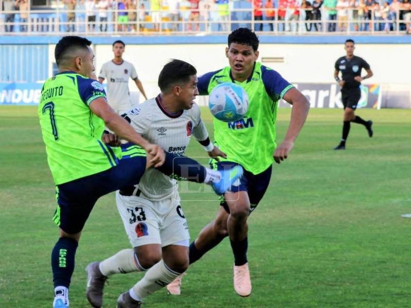 Imágenes del desarrollo del partido.