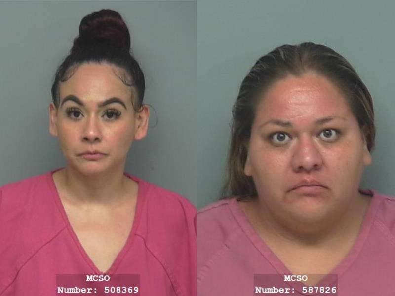 Dos hermanas residentes en Conroe, Texas, fueron capturadas y acusadas formalmente por secuestro y explotación de una niña de 12 años, a quien presuntamente mantuvieron privada de libertad y sometida a trabajos forzados durante varios meses, informaron autoridades federales de Estados Unidos.