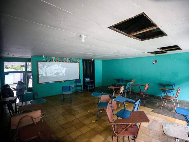 Muchos de los centros educativos, principalmente los de la zona rural, presentan problemas en sus techos, paredes y sistemas eléctricos.