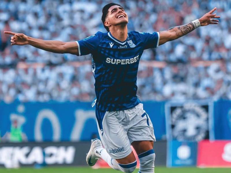 El hondureño Luis Palma se sacó un golazo de tiro libre.