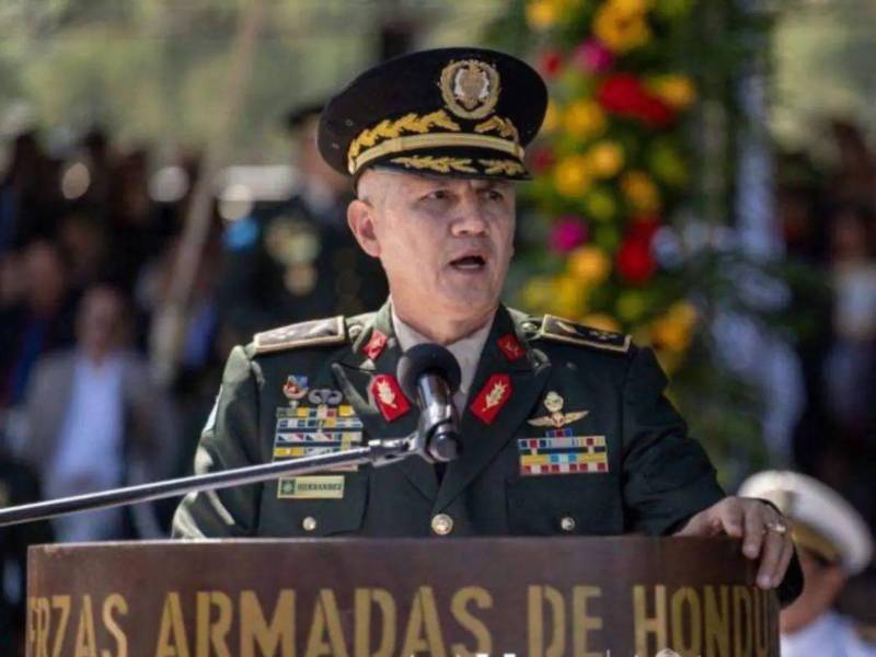 El proceso contra Hernández se remonta al 26 de mayo de 2025, cuando el medio institucional de las Fuerzas Armadas publicó una edición titulada “Sicarios de la verdad”.