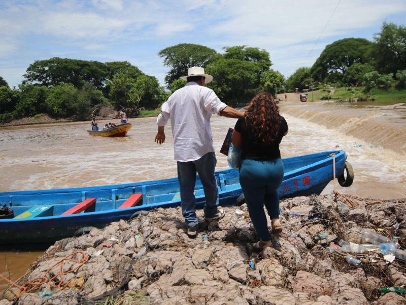 En la Costa de lo Amates, Alianza, Valle, una zona históricamente golpeada por las inundaciones, se hará un puente de hamaca.