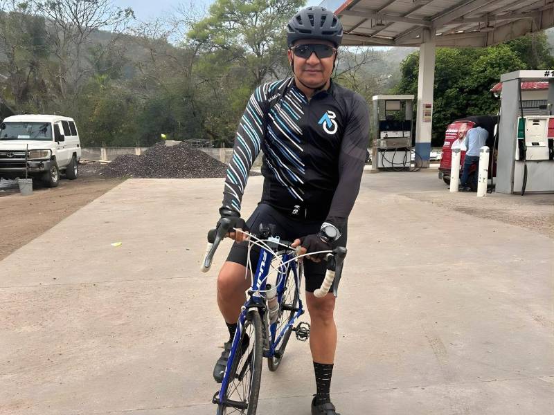 Comprometido por una mejor Honduras, Carlos Hernández encuentra en el ciclismo un respiro frente a la realidad.