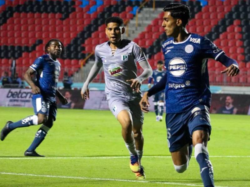 Imágenes del desarrollo del partido.