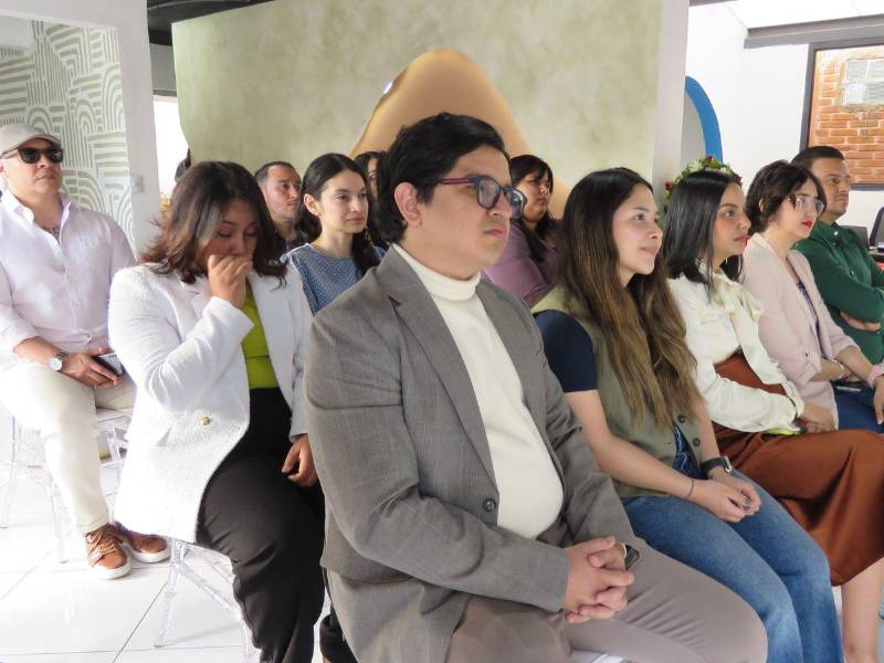 Invitados especiales que asistieron a la inauguración a la moderna tienda de Agora Furniture en Tegucigalpa.