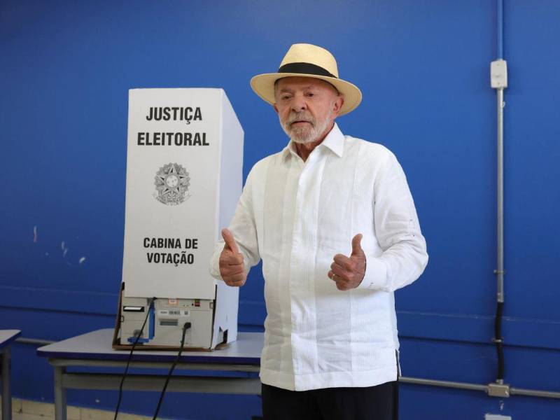 Lula obtuvo el 45,1 % de los votos frente al 47,0 % de Bolsonaro.