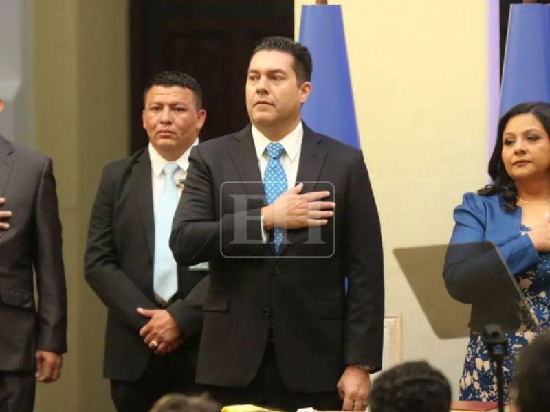 Ante la imposibilidad de usar un despacho oficial, el alcalde confirmó que ya opera desde un espacio alterno.