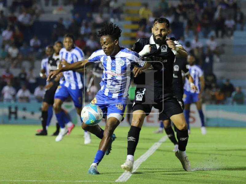 Victoria con golazos de Luis Hernández y Rolando Blackburn derrota al Olimpia