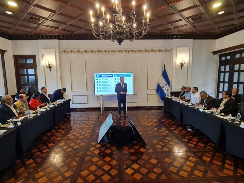 El evento contó con la presencia del presidente de la República y representantes de diversos sectores de la sociedad hondureña.