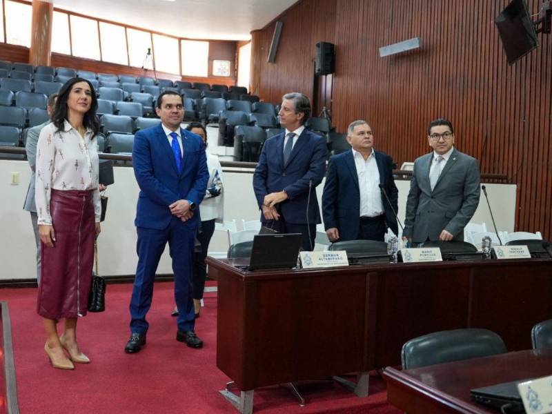 La subsecretaria general de las Naciones Unidas y directora regional del Programa de las Naciones Unidas para el Desarrollo para América Latina y el Caribe, Michelle Muschett, visitó el Congreso.