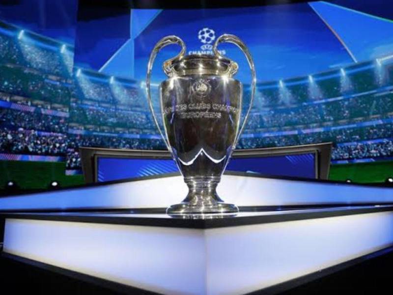 Evitar las pérdidas innecesarias de tiempo es una de las máximas para los arbitrajes UEFA esta temporada, en la que será tarjeta roja una acción como la de los atléticos Musso y Pubill frente al Barcelona, cuando el segundo detuvo con la mano el balón que le pasó el portero en el área.