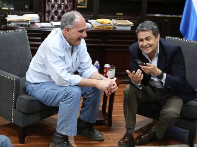 El presidente electo de Honduras para el período 2026-2030, Nasry Asfura, se pronunció por primera vez sobre su relación con el expresidente Juan Orlando Hernández, luego de que este fuera liberado tras recibir un indulto del presidente de Estados Unidos, Donald Trump.