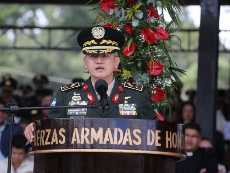 La audiencia de declaración de imputado contra el exjefe de las FF AA, Roosevelt Hernández, se reprogramó para el 19 de agosto, generando suspicacia en el gremio periodístico y en organizaciones de derechos humanos.