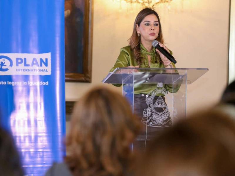 La designada presidencial María Antonieta Mejía, demanda del gremio médico que se ponga la mano en la conciencia y que atienda al pueblo hondureño, pues el diálogo sigue abierto por parte del gobierno.