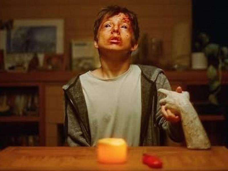 “Háblame” convirtió el contacto con los muertos en un juego juvenil.