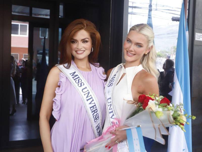 La actual reina de Honduras, Stephanie Cam, entregará la corona junto a la Miss Universo 2024, Victoria Kjær.<a rel=noopener noreferrer href=https://www.elheraldo.hn/entretenimiento/la-miss-universo-2024-victoria-kjaer-theilvig-visitara-san-pedro-sula-KG26200468 target=_blank> </a>