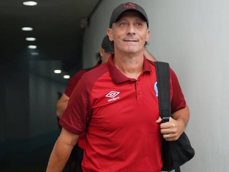 Troglio dijo que Olimpia tiene más poderío que muchos clubes en Argentina.