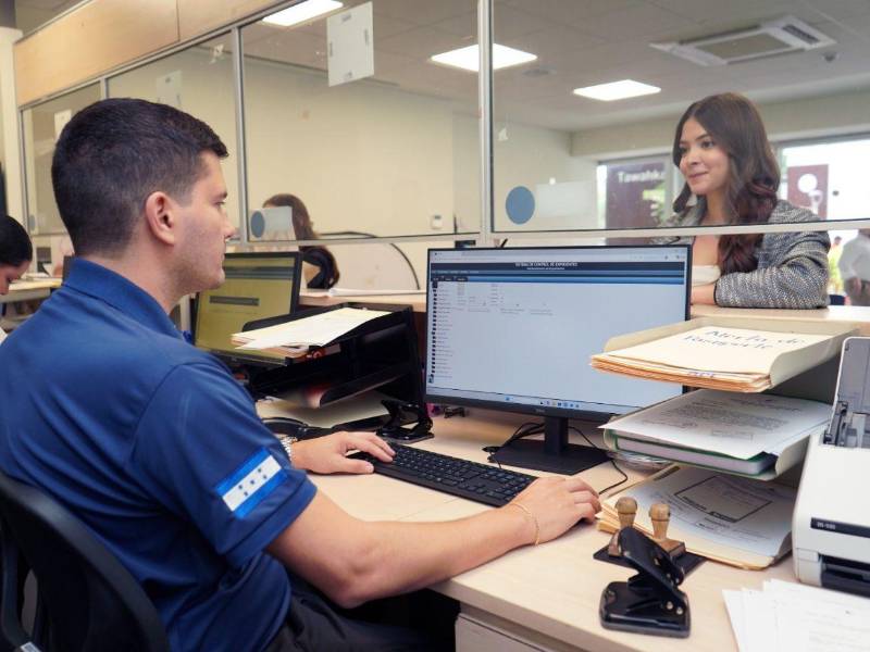 Las autoridades del Instituto Nacional de Migración anunciaron la reactivación del sello especial de permanencia en Honduras.