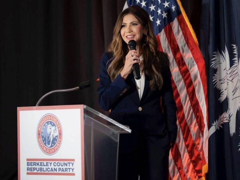 Kristi Noem visita Honduras por segunda vez y en esta oportunidad se reunirá con el presidente de la República Nasry Asfura con el que abordará temas relacionados a la criminalidad organizada.