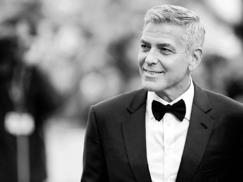 Aunque no ha abandonado la actuación, George Clooney reconoce que al llegar a los 65 se siente más lleno dedicando tiempo a su fundación y a su escuela, algo que puede hacer porque ya no persigue una exitosa carrera profesional.