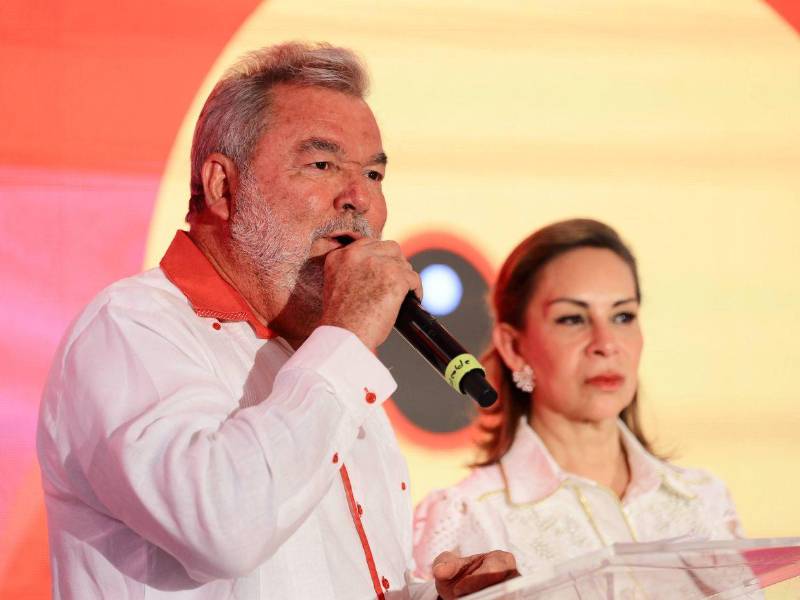 Roberto Contreras reaccionó a los primeros resultados del CNE y aseguró que aún falta el conteo de zonas clave como el departamento de Cortés.