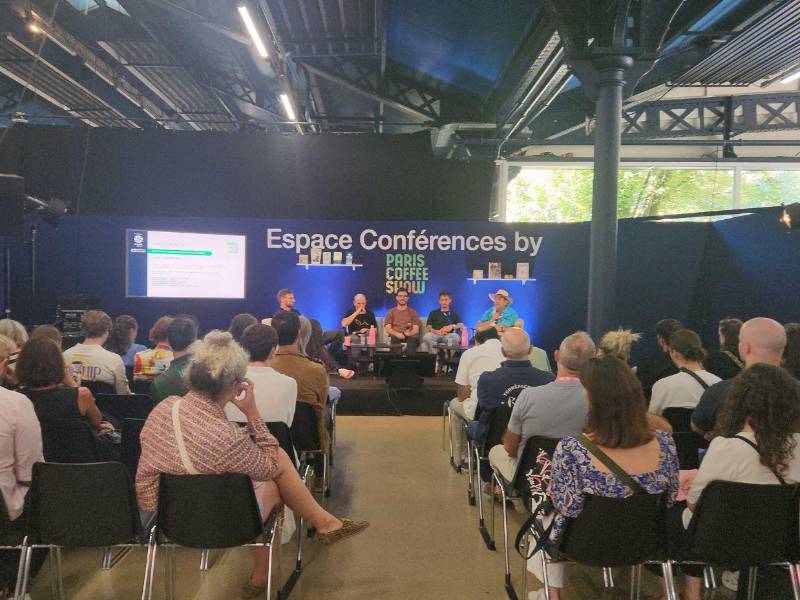 En la capital francesa, Cuellar ofreció dos conferencias magistrales.