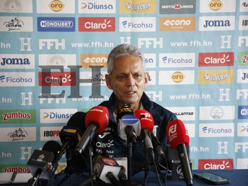 Reinaldo Rueda durante la conferencia de prensa.