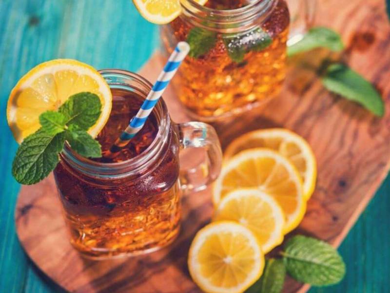 La lima criolla es un cítrico llenos de frescura y rico en vitamina C y antioxidantes. Una bebida refrescante para estos días de calor.